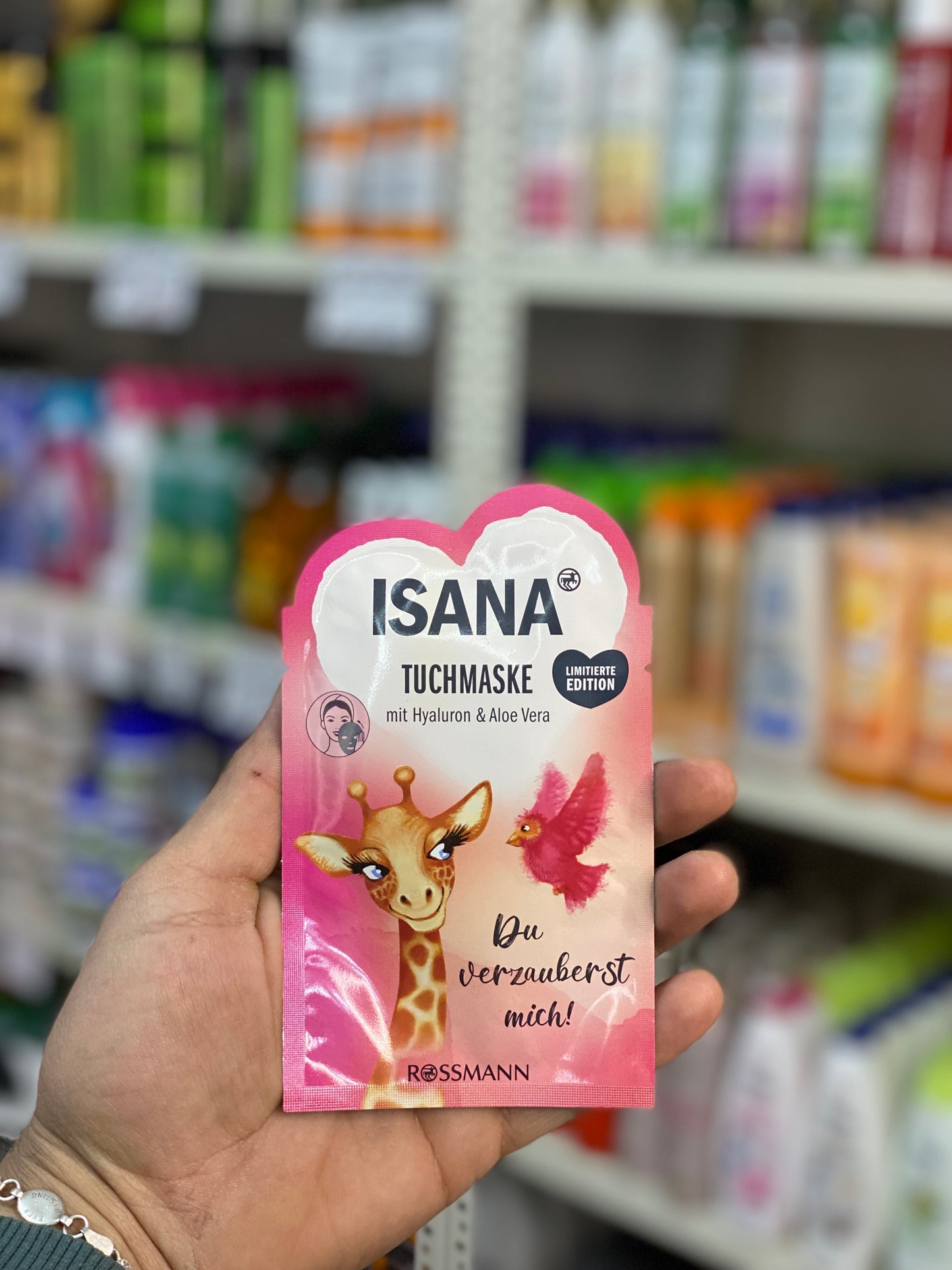 ISANA SHEET MASK with Hyaluron & Aloe Vera