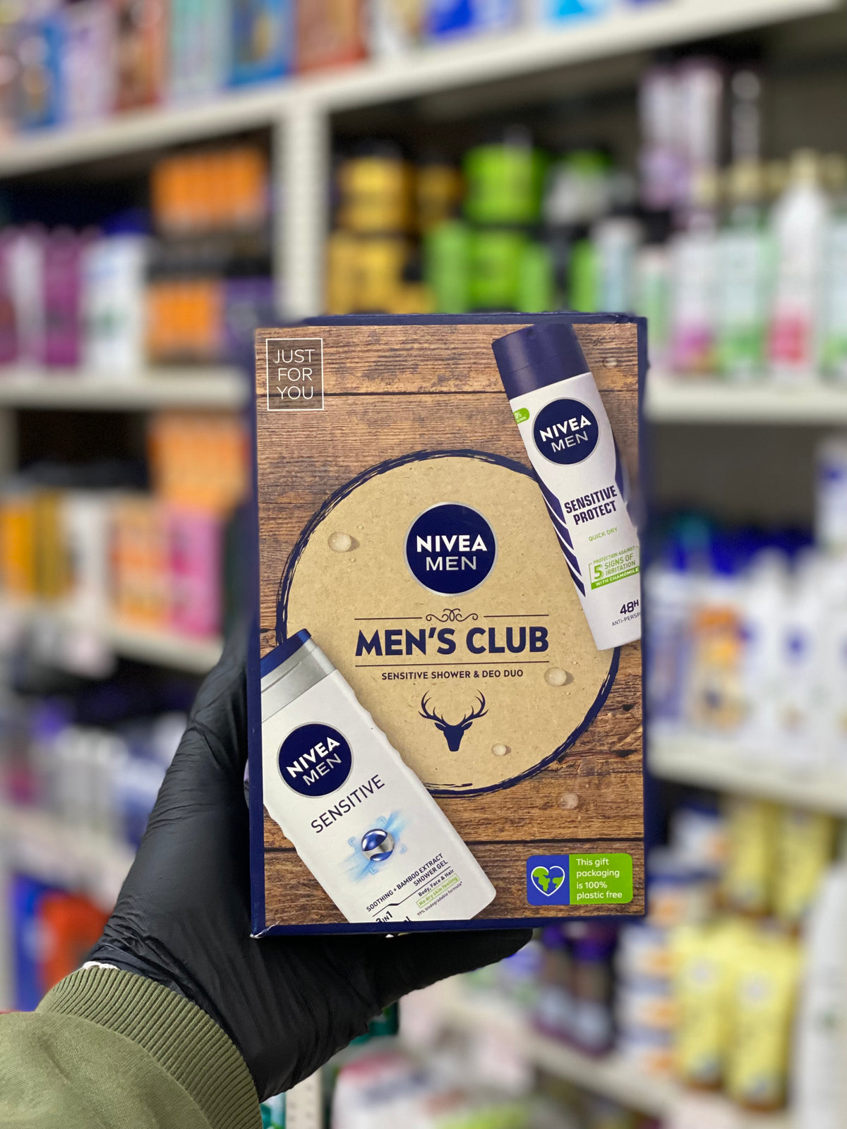 NIVEA MEN Men’s Club Gift Set Sensitive Shower& Deodorant.
