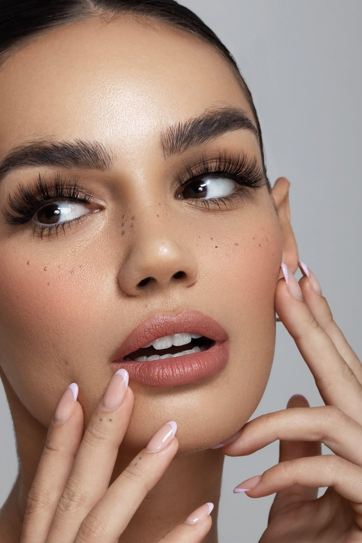 3D REALISTIC EYELASHES
4 Styles For the Perfect Eye Makeup