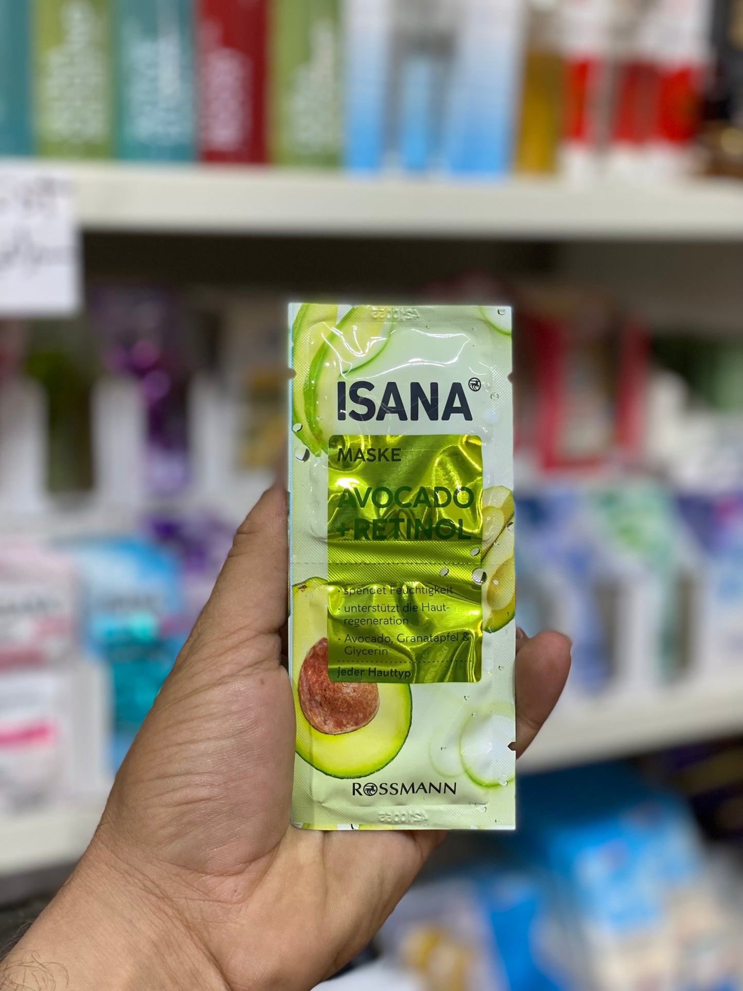 ISANA AVOCADO + RETINOL MASK. 16ml