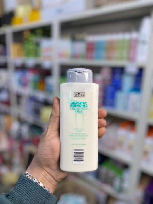 BIOCURA CLEANSING MILK with ginkgo extract, vitamin B3 and aloe vera for all skin types. 250ml